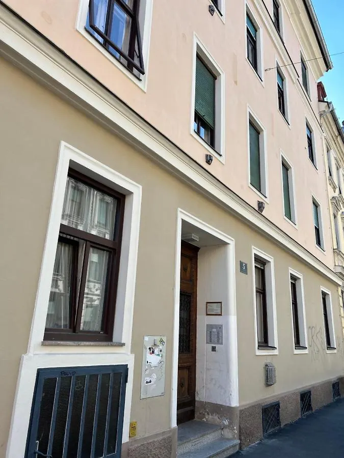 Urban Apartment For Erasmus Student, Zentrum Graz